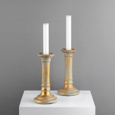 NUOMA: Žvakidė "kolona" sendintas auksas